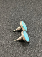 Ohrstecker aus blauem Perlmutt und Edelstahl